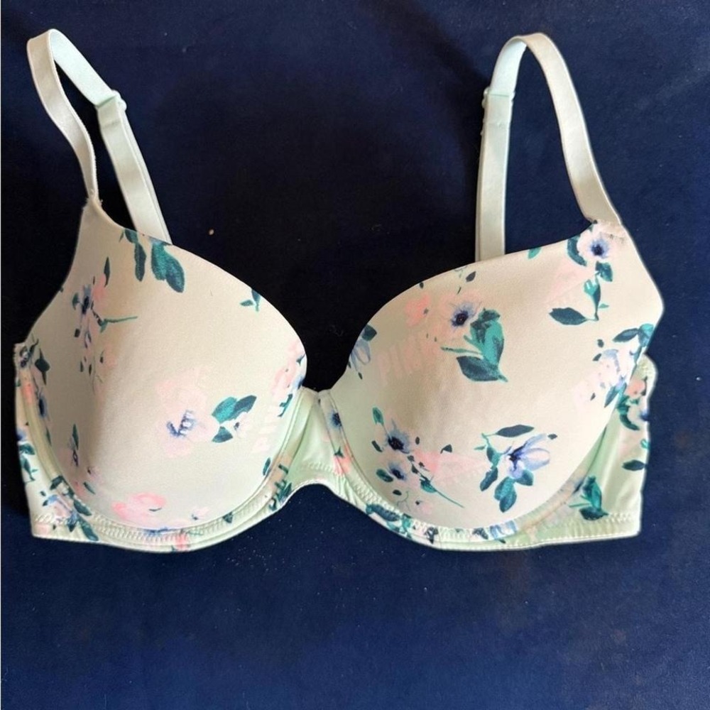 Pink by Victoria's Secret women size 34 D floral bra two clasp closure.